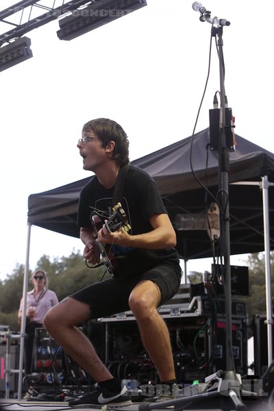 FRANKIE AND THE WITCH FINGERS - 2023-07-07 - SIX-FOURS-LES-PLAGE  - Scene La Plage - Dylan Sizemore